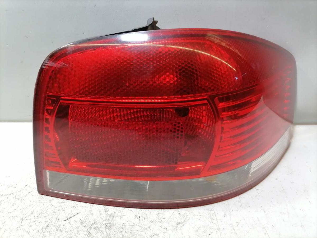 Audi A3 8P original R&uuml;cklicht R&uuml;ckleuchte Schlussleuchte rechts 3-T&uuml;rer Bj.2004
